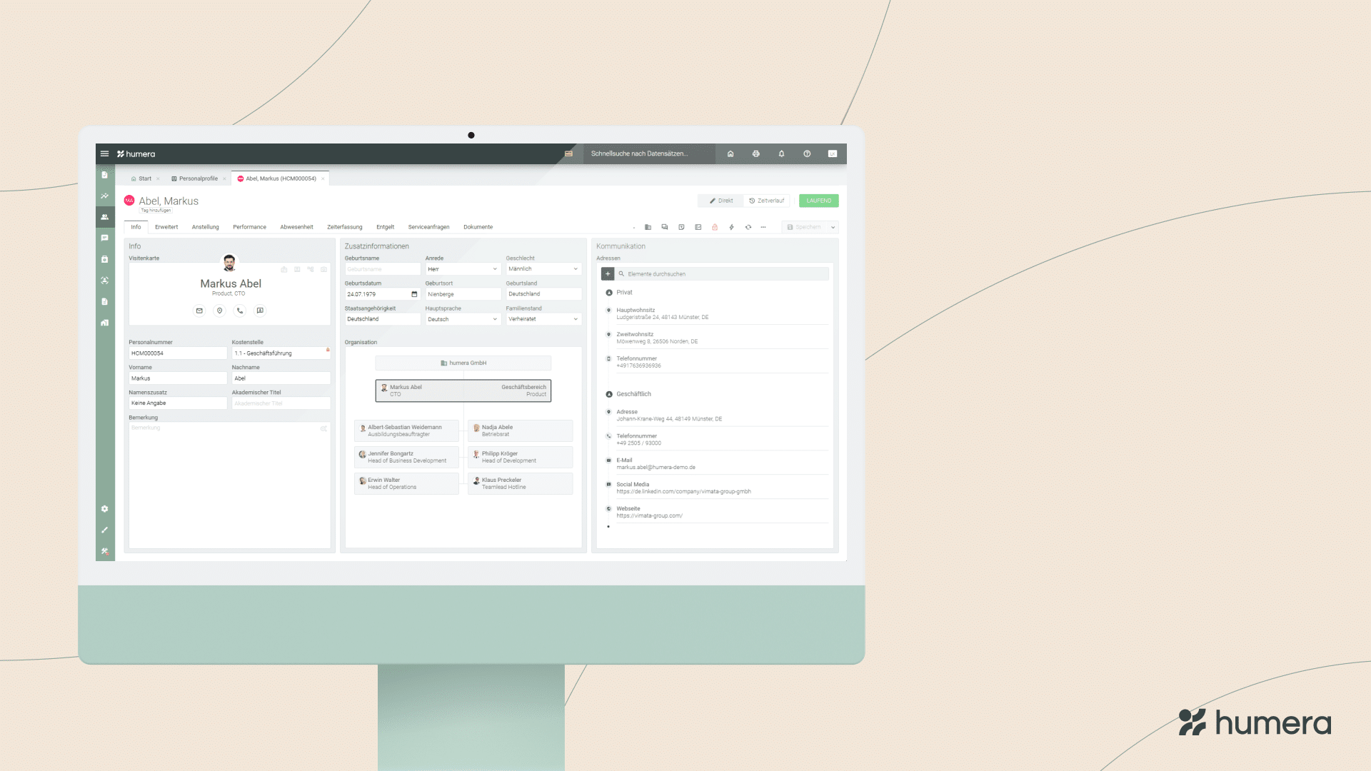 HR-Software mit Mitarbeiterprofil am Bildschirm